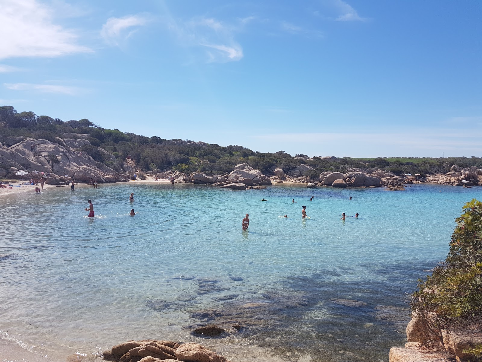 Fotografija Cala Serena nahaja se v naravnem okolju