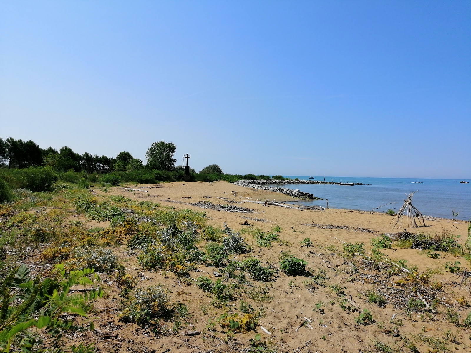 Spiaggia del Mort'in fotoğrafı birden fazla uzun koy ile birlikte