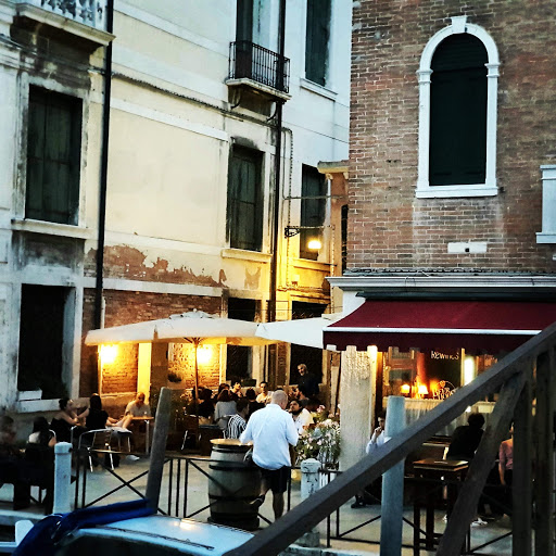 Bars to work in Venice
