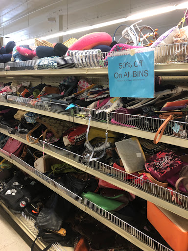 Thrift Store «Thrift Center Thrift Store», reviews and photos, 1060 El Camino Real, San Carlos, CA 94070, USA