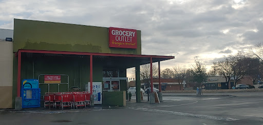 Grocery Store «Grocery Outlet Bargain Market», reviews and photos, 825 W 11th St, Tracy, CA 95376, USA