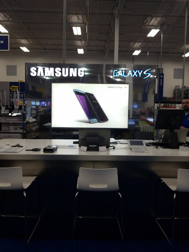Electronics Store «Best Buy», reviews and photos, 2721 E 3rd St, Bloomington, IN 47401, USA