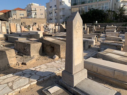 בית קברות תל אביב טרומפלדור