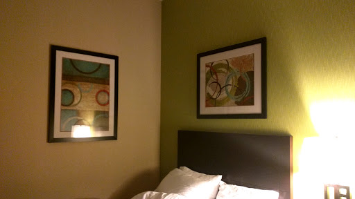 Holiday Inn Express & Suites Red Bluff-South Redding Area, an IHG Hotel image