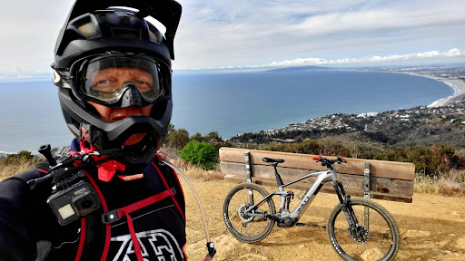 LA Fly Rides image