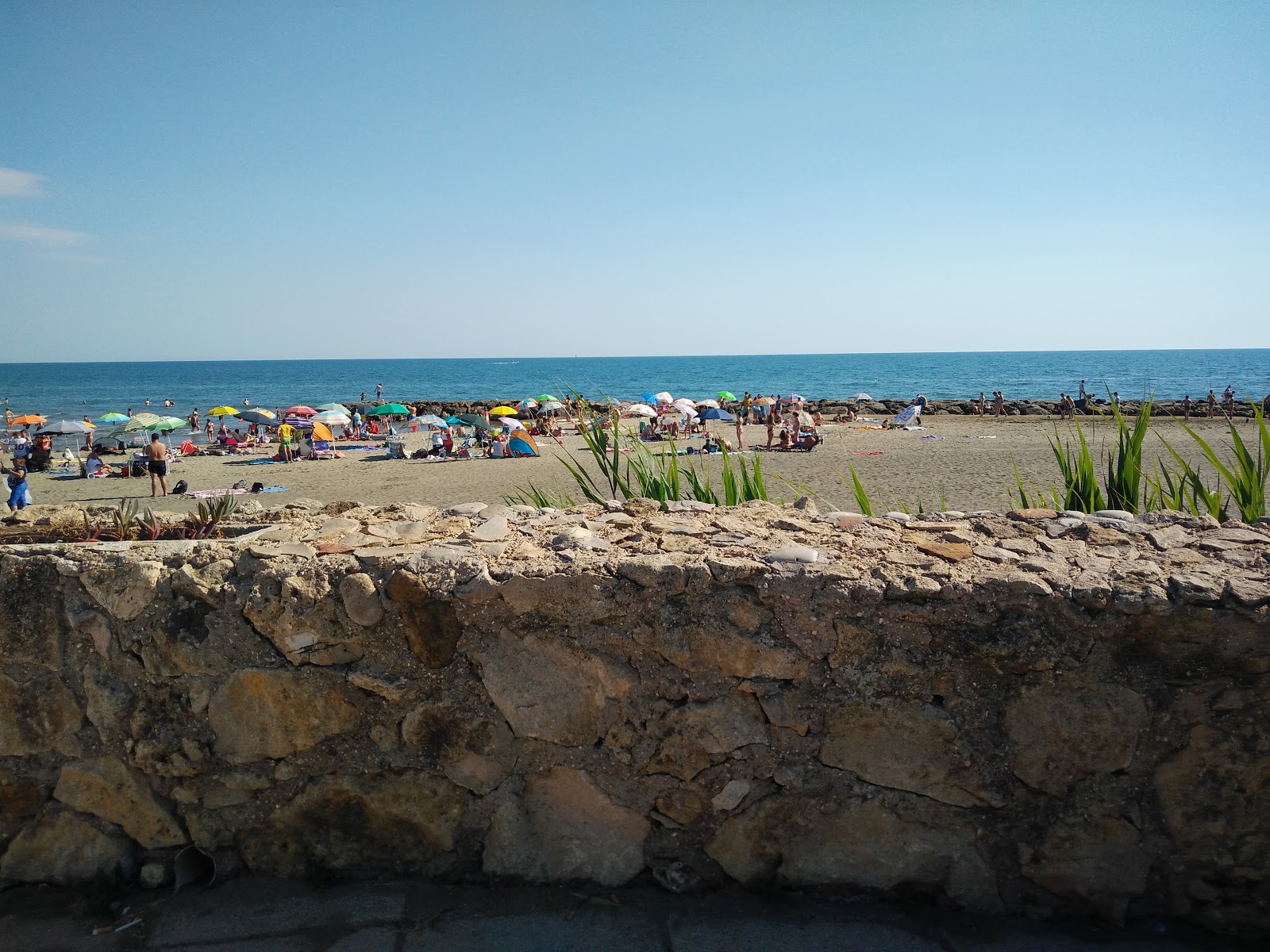 Photo de Il Castello beach - endroit populaire parmi les connaisseurs de la détente