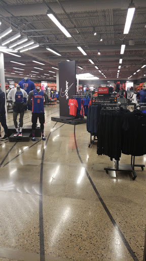 Clothing Store «Nike Factory Store», reviews and photos, 4760 Baldwin Rd M125, Auburn Hills, MI 48326, USA