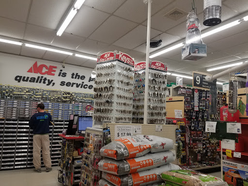 Hardware Store «Ace Hardware», reviews and photos, 734 W Front St, Traverse City, MI 49684, USA