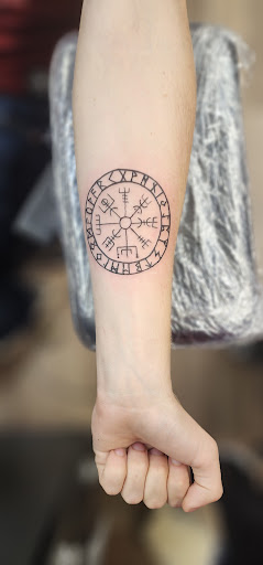Explore tattoo ideas for feet and ankles, creative tattoo ideas in Amelia, available at Stay Gold tattoo studio
