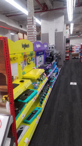 Office Supply Store «Staples», reviews and photos, 91-30 Van Wyck Expy, Jamaica, NY 11418, USA