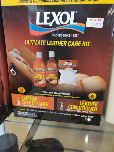 Toyota Dealer «Toyota of Louisville on Dixie Highway», reviews and photos, 6514 Dixie Hwy, Louisville, KY 40258, USA