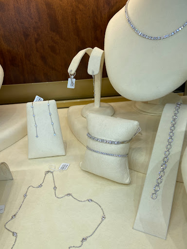 Jeweler «LeeBrant Jewelers», reviews and photos, 1050 Crown Pointe Pkwy #500, Dunwoody, GA 30338, USA