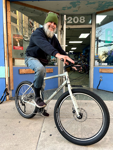 Bicycle Store «City Bike Tampa», reviews and photos, 208 E Cass St, Tampa, FL 33602, USA