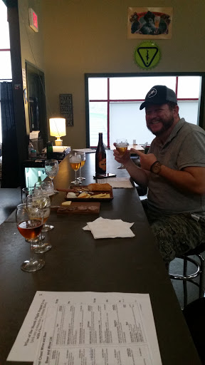 Liquor Store «Barrel Chest Wine & Beer», reviews and photos, 4035 Electric Rd B, Roanoke, VA 24018, USA