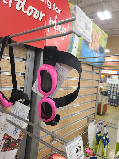 Pet Supply Store «PetSmart», reviews and photos, 700 Lafayette Rd #211, Seabrook, NH 03874, USA