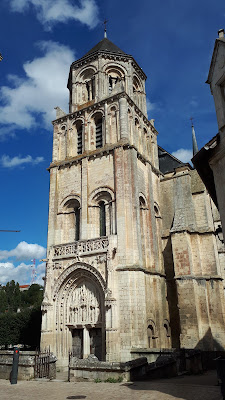 Église Sainte-Radegonde à Poitiers