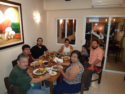 Chenando,s Seafood and Steaks - Lázaro Cárdenas 520b, Zona Romántica, Emiliano Zapata, 48380 Puerto Vallarta, Jal., Mexico