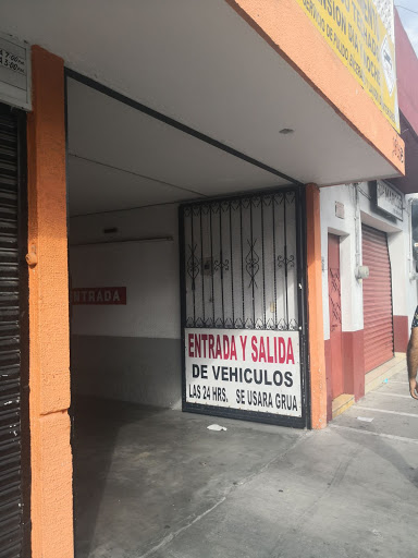 Estacionamiento Santa Teresita