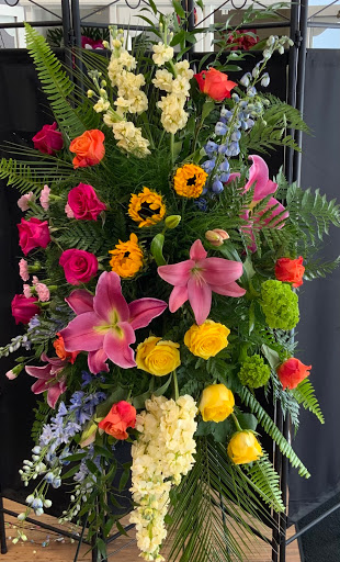 Florist «BloomTown Florist», reviews and photos, 218 W Bay Dr, Largo, FL 33770, USA