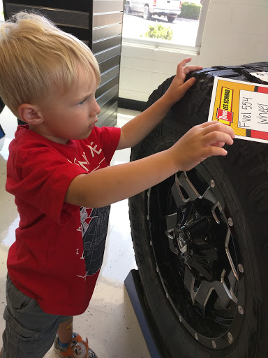 Tire Shop «Les Schwab Tire Center», reviews and photos, 1920 N 1st St, Dixon, CA 95620, USA