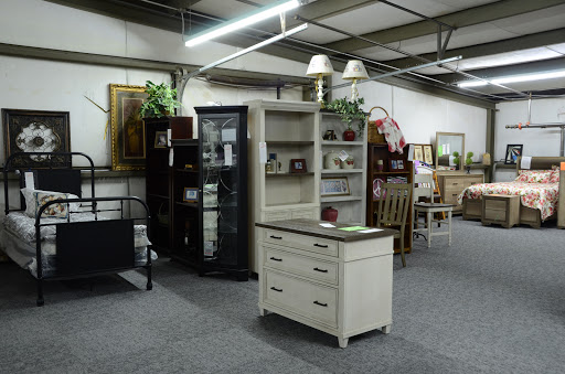 Furniture Store «D T Mc Call & Sons», reviews and photos, 1220 Scottsville Rd, Lafayette, TN 37083, USA