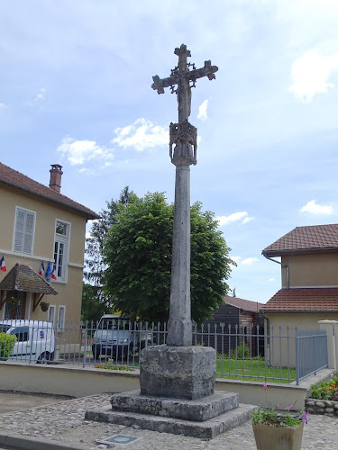 attractions Croix de Rignieux-le-Franc Rignieux-le-Franc