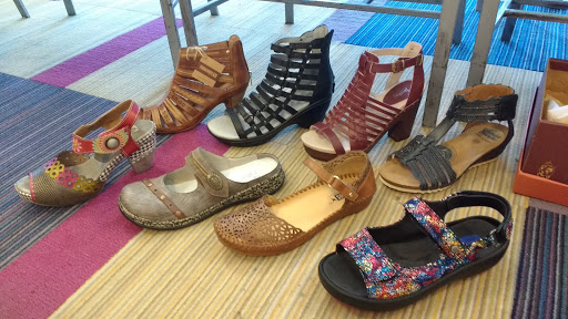 Stores to buy women's pitillos sandals Austin