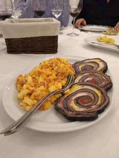 Restaurante Casa Calviño - Rúa Marquesa do Pazo, 34, 36440 As Neves, Pontevedra, Spain