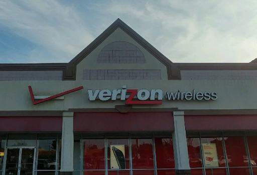 Cell Phone Store «Verizon», reviews and photos, 4512 Oleander Dr #800, Wilmington, NC 28403, USA
