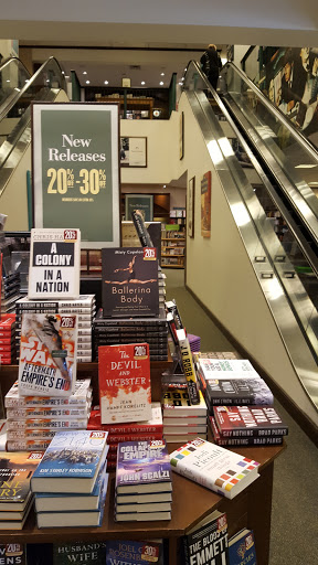Book Store «Barnes & Noble», reviews and photos, 125 S Broadway Route 28, Salem, NH 03079, USA