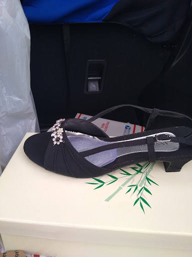 Shoe Store «Wide Shoes Only», reviews and photos, 203 Airport Way, Renton, WA 98057, USA