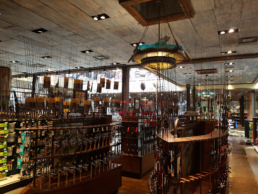 Sporting Goods Store «Bass Pro Shops», reviews and photos, 951 E Lewis and Clark Pkwy, Clarksville, IN 47129, USA