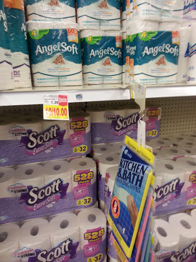 Grocery Store «Kroger», reviews and photos, 305 E Lewis and Clark Pkwy, Clarksville, IN 47129, USA