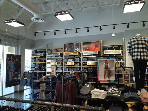Shopping Mall «Folsom Premium Outlets», reviews and photos, 13000 Folsom Blvd, Folsom, CA 95630, USA