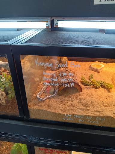 Pet Supply Store «House of Pets Inc», reviews and photos, 29500 Ford Rd, Garden City, MI 48135, USA