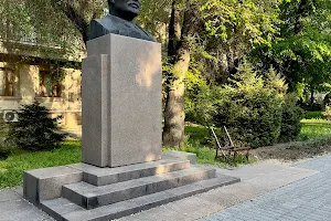 Sabit Mukanov monument image