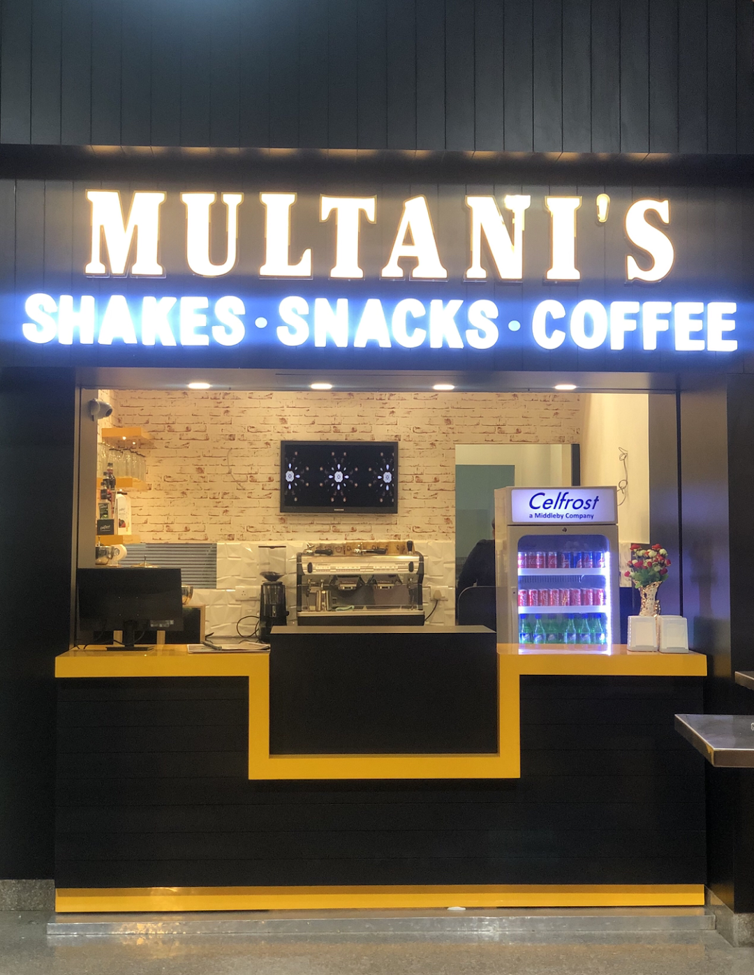 Multanis cafe