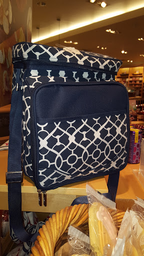 Gift Basket Store «Harry & David», reviews and photos, 825 Dulaney Valley Rd #303, Towson, MD 21204, USA