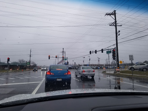 Shopping Mall «Lynn Plaza Shopping Center», reviews and photos, 520-600 W Dundee Rd, Wheeling, IL 60090, USA