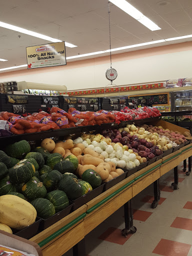 Supermarket «Market Basket», reviews and photos, 700 Essex St, Lawrence, MA 01841, USA