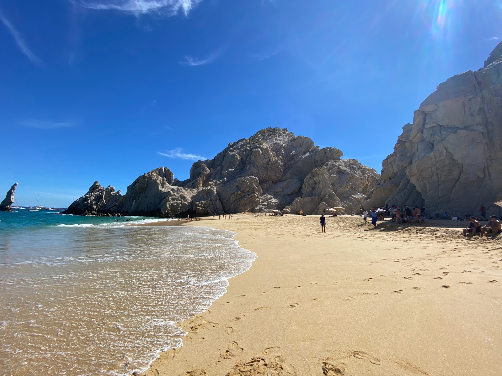 Foto von Playa de los Amantes mit feiner beiger sand Oberfläche