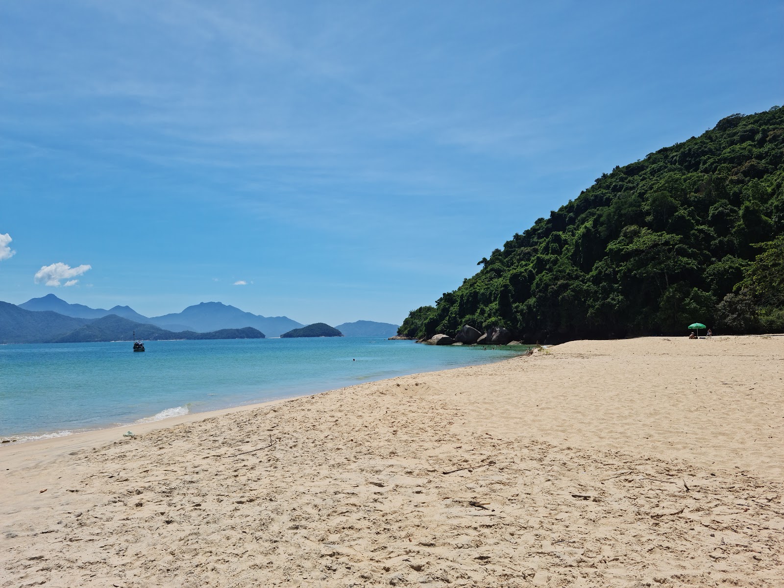 Valokuva Praia da Ilha do Prumirimista. ja asutus