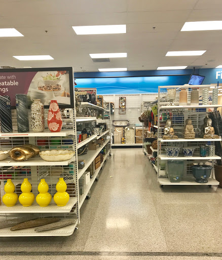 Clothing Store «Ross Dress for Less», reviews and photos, 1700 Lake Woodlands Dr, The Woodlands, TX 77380, USA