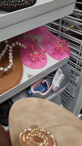 Clothing Store «Ross Dress for Less», reviews and photos, 1141 5th St, Miami Beach, FL 33139, USA