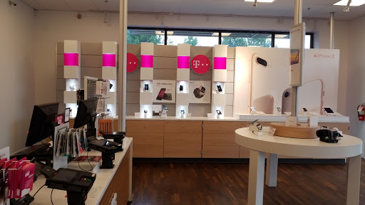 Cell Phone Store «T-Mobile», reviews and photos, 25246 Pacific Hwy S Suite 105, Kent, WA 98032, USA