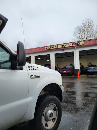 Tire Shop «Les Schwab Tire Center», reviews and photos, 610 E North Bend Way, North Bend, WA 98045, USA