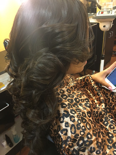 Beauty Salon «Upscale Salon & Weave Center», reviews and photos, 4447 Wade Green Rd, Kennesaw, GA 30144, USA