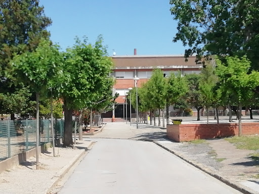 Escuela Juan de Margarit en Bisbal D'Empordá (la