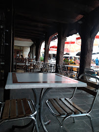 Atmosphère du Restaurant L' Auberge des Arcades à Castelnau-de-Montmiral - n°8