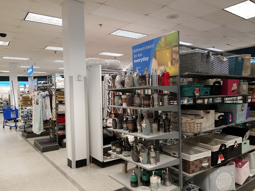 Clothing Store «Ross Dress for Less», reviews and photos, 13065 Lee Jackson Memorial Hwy, Fairfax, VA 22033, USA